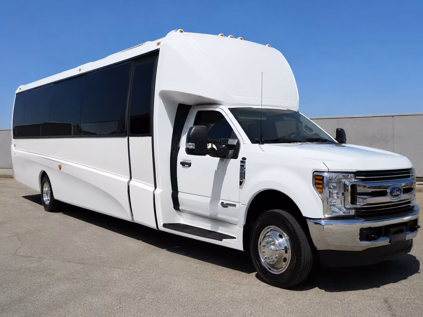 18 passenger minibus