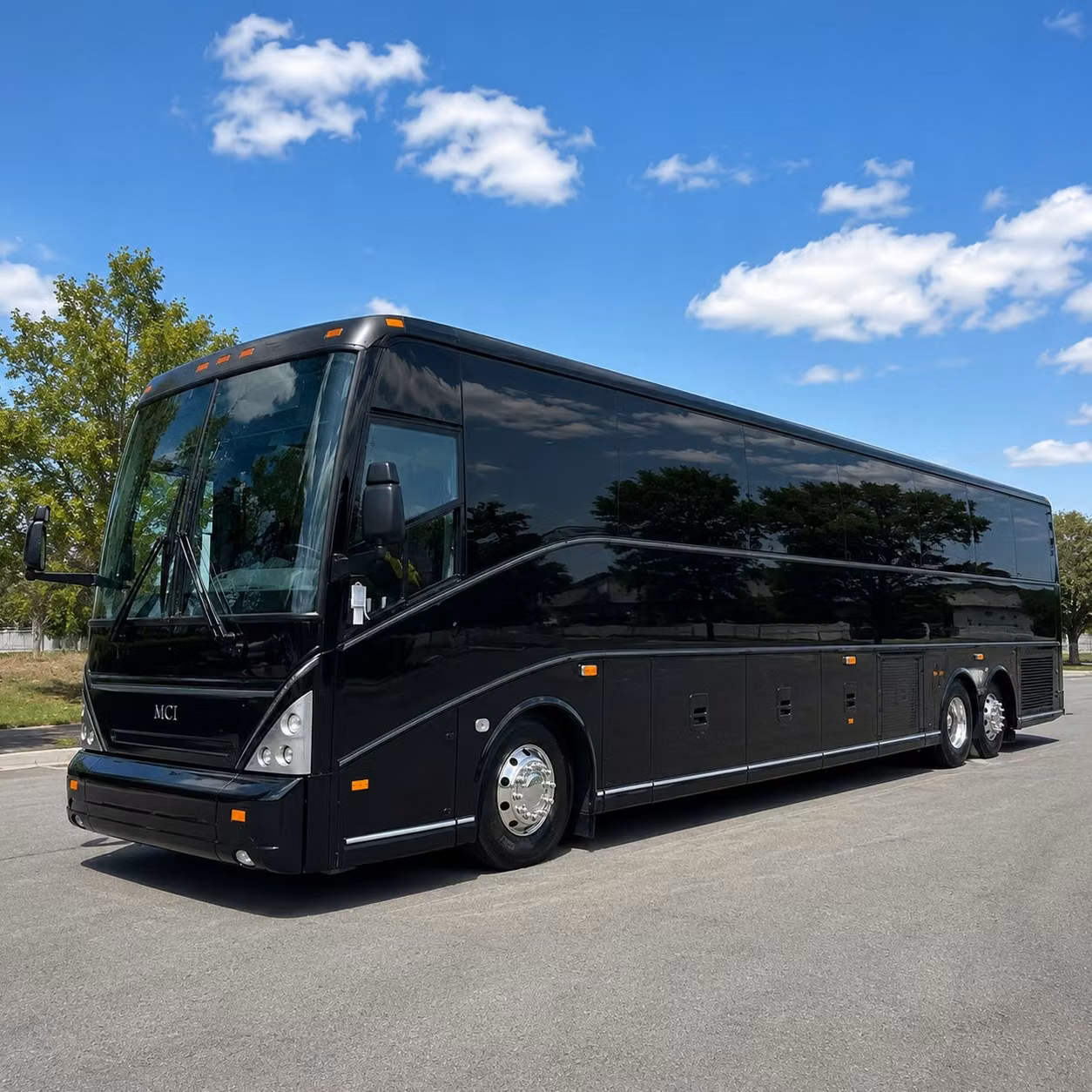ada accessible field trip buses available for wilmington school groups
